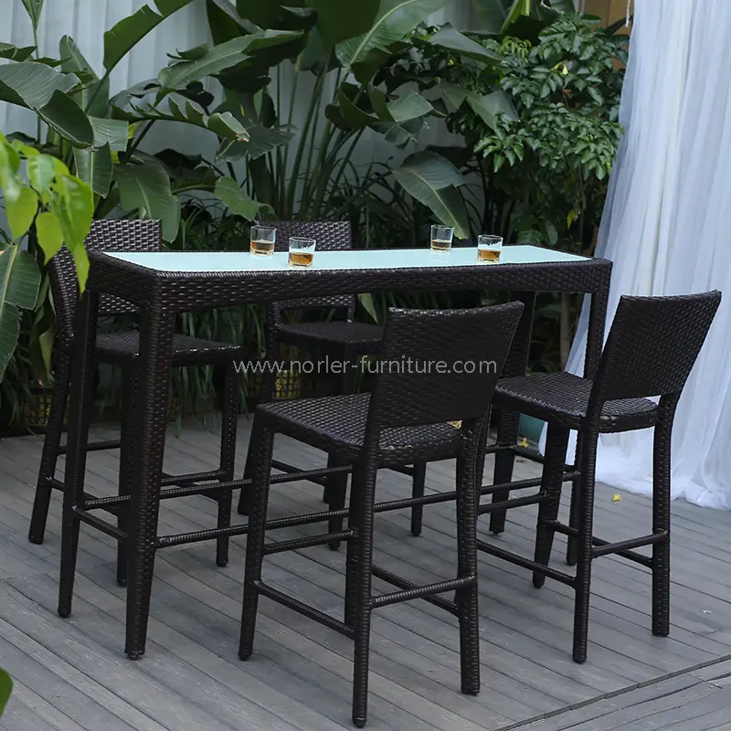 Kako izbrati najboljši zunanji bar za vaše dvorišče ali teraso