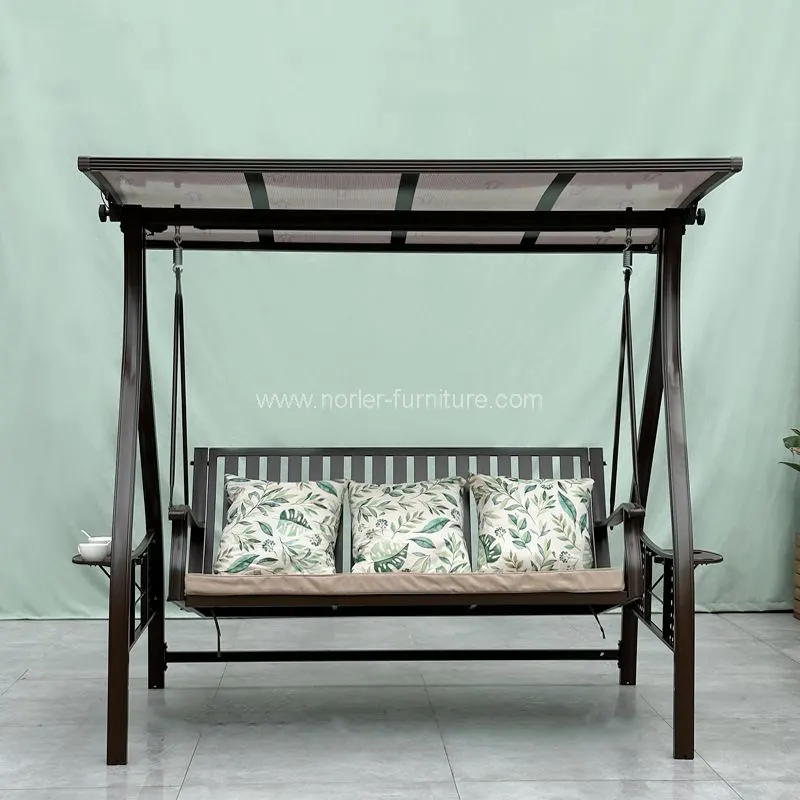 Zakaj je zunanji viseči stol popolna izbira za sproščanje na prostem