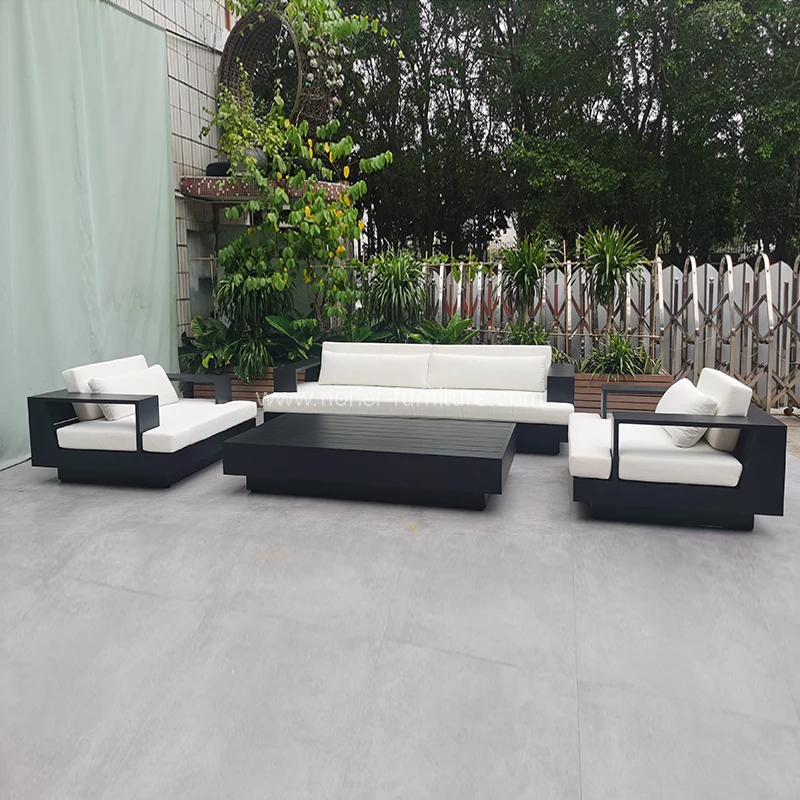 Sodobni minimalistični črni aluminijasti okvir zunanji kavč