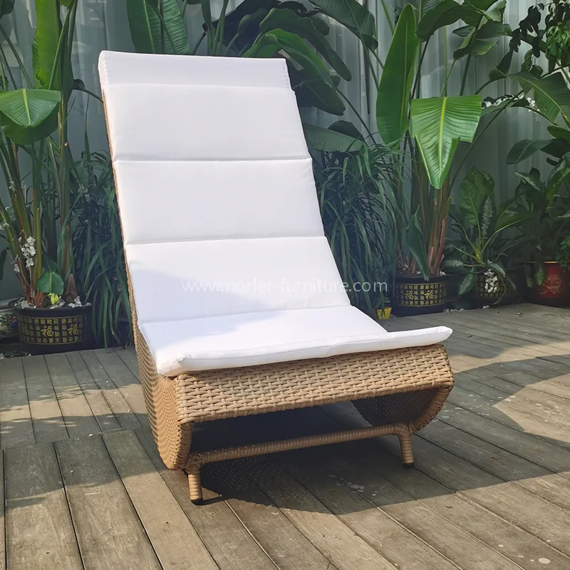 Zunanji prosti čas aluminijast okvir PE Rattan Sun Lounger